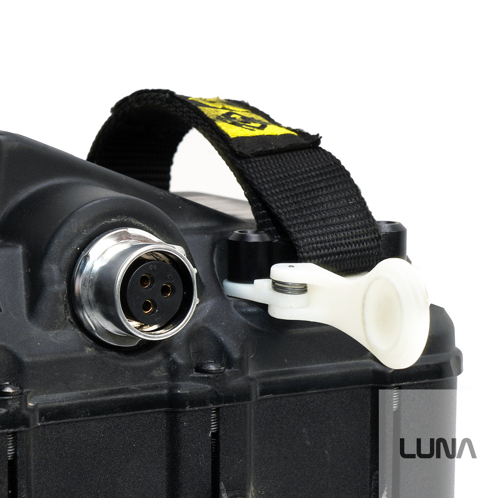Luna Spring Loaded Battery Cap For Surron